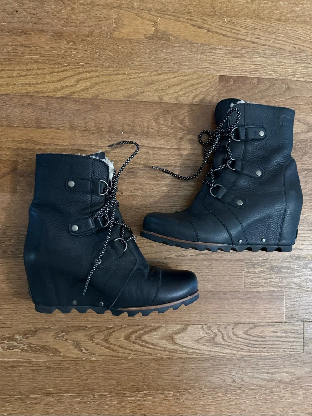 Sorel Joan of Arctic Wedge Black Lace-Up Faux-Shearling Boots Waterproof Sz 11